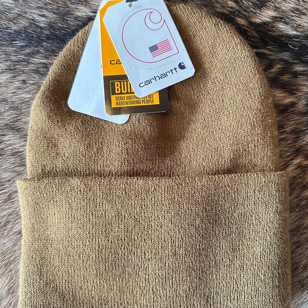 NWT Carhartt brown beanie hat with leather logo tag. - Picture 4 of 5